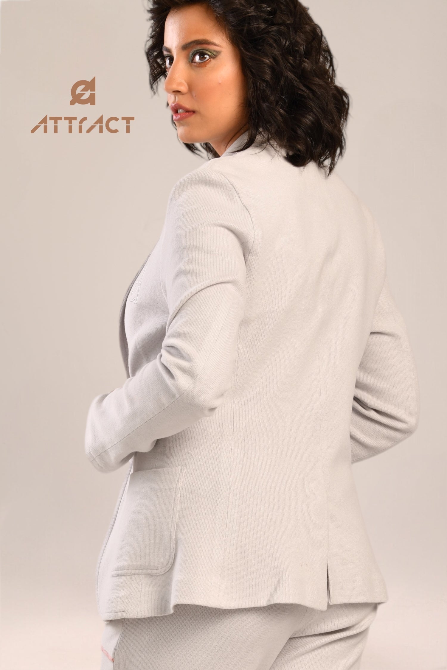 Energy blaze - A relaxed fit blazer with a long sleeves - Model 600