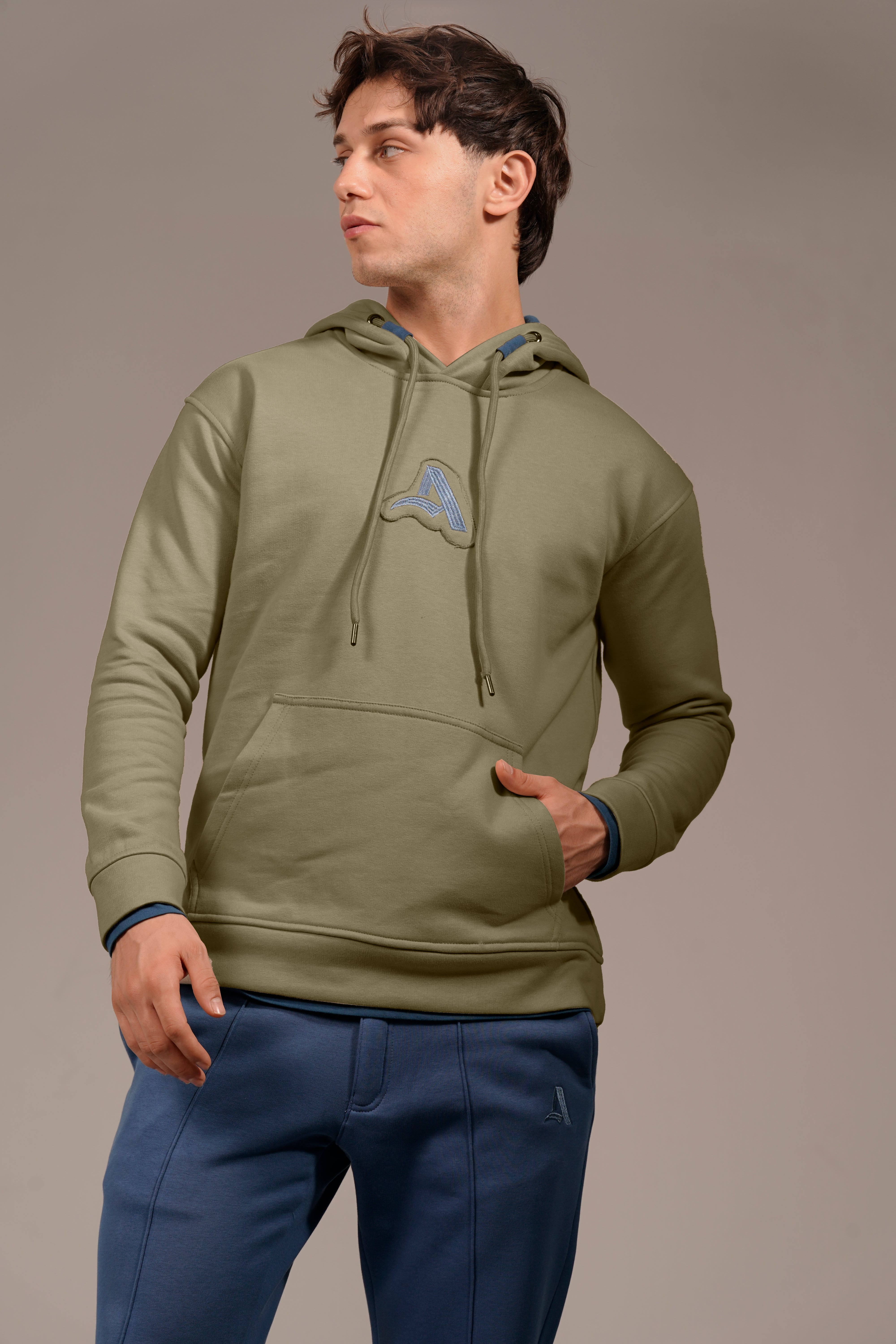 Chillwear - A hoodie with a long sleeves - Model 6015