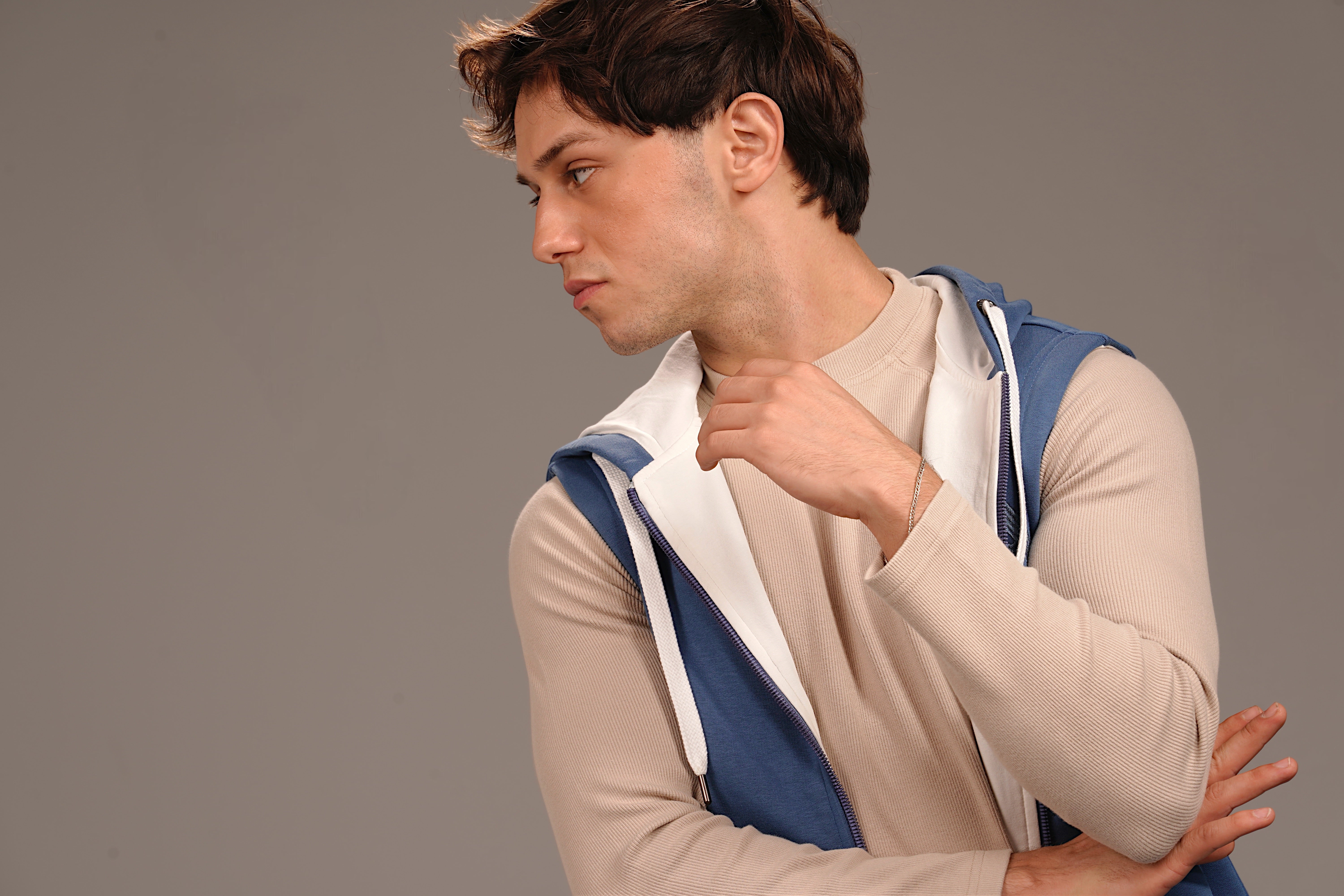 Striker -A men sweatshirt with a long sleeves - Model 6007