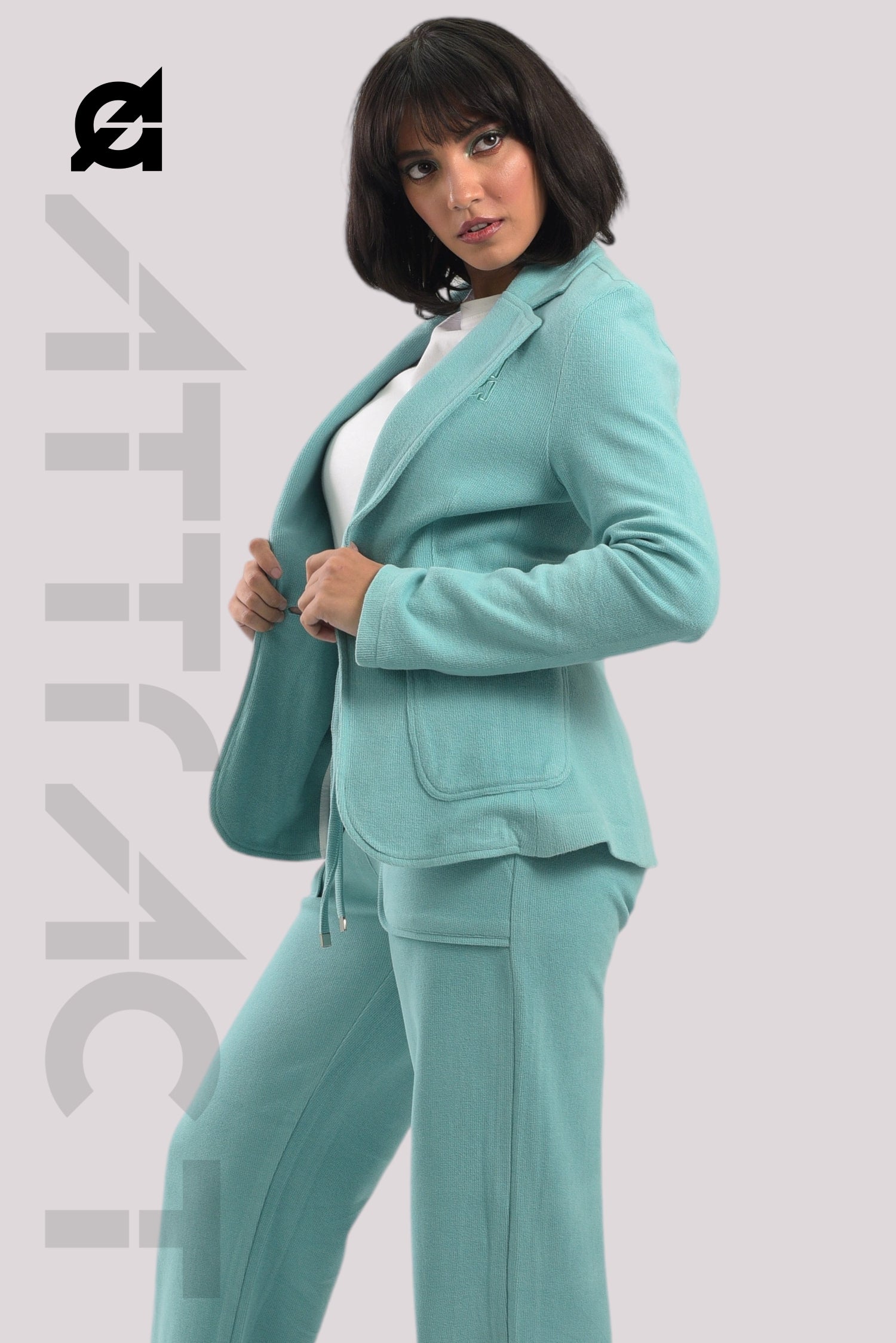 Pure chic - A women straight leg pant - Model 9004